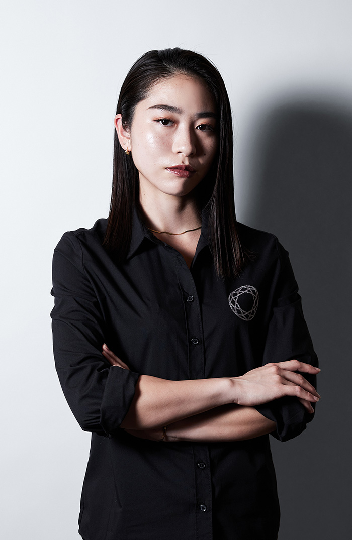 Rina | FEELCYCLE（フィールサイクル）－暗闇バイクフィットネス