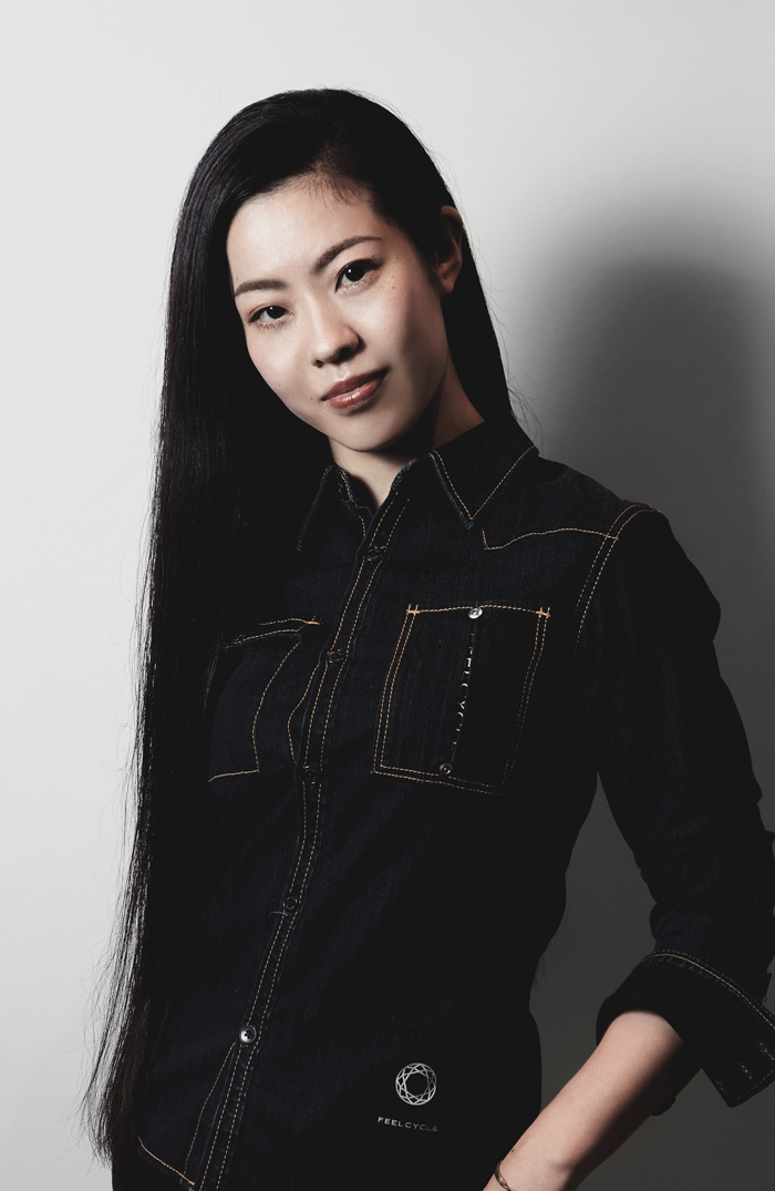 インストラクター | FEELCYCLE（フィールサイクル）－暗闇バイク